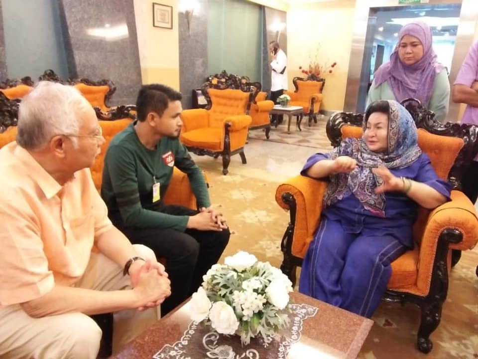 'Khalifah Putra' tampil mohon maaf kepada Najib, Rosmah